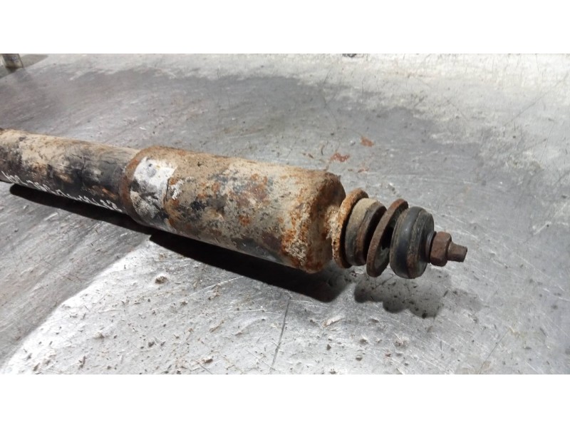 Recambio de amortiguador delantero derecho para mitsubishi montero sport (k90) 2.5 turbodiesel referencia OEM IAM   