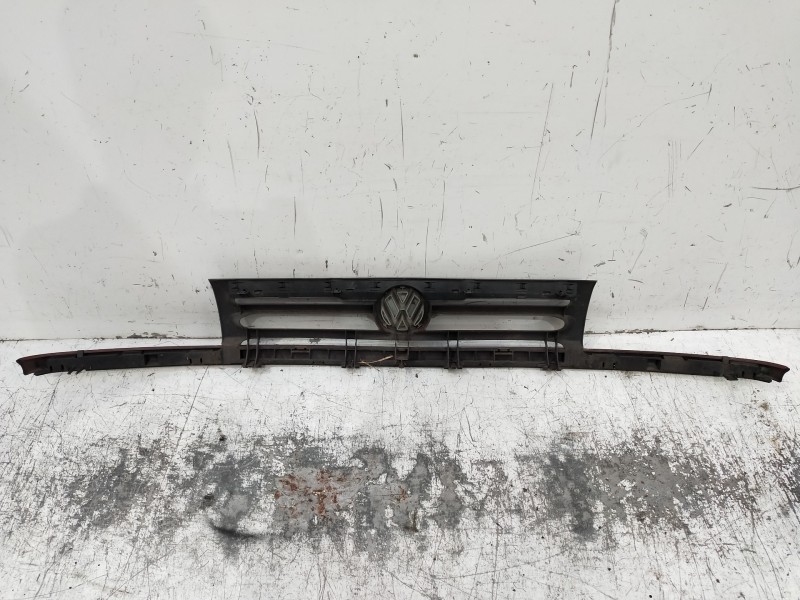 Recambio de rejilla delantera para volkswagen vento (1h2) gl referencia OEM IAM   