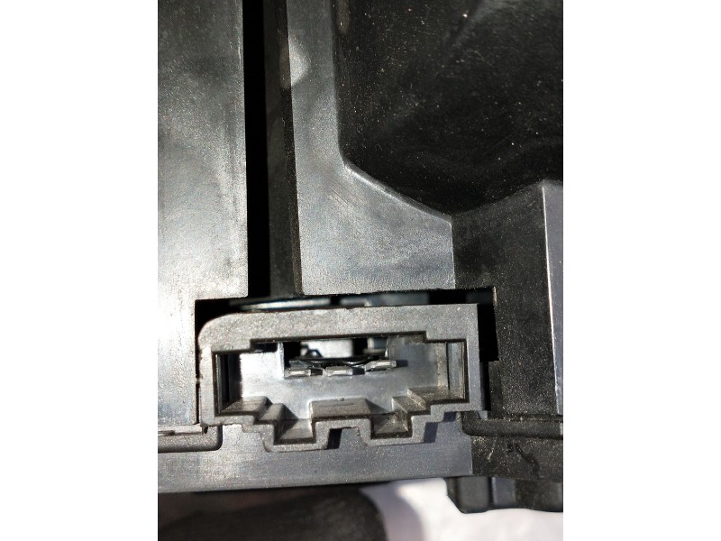 Recambio de piloto trasero derecho interior para volkswagen vento (1h2) gl referencia OEM IAM 1H5945108  