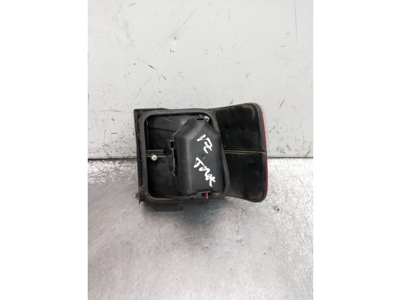 Recambio de piloto trasero izquierdo para volkswagen vento (1h2) gl referencia OEM IAM 1H5945111B  
