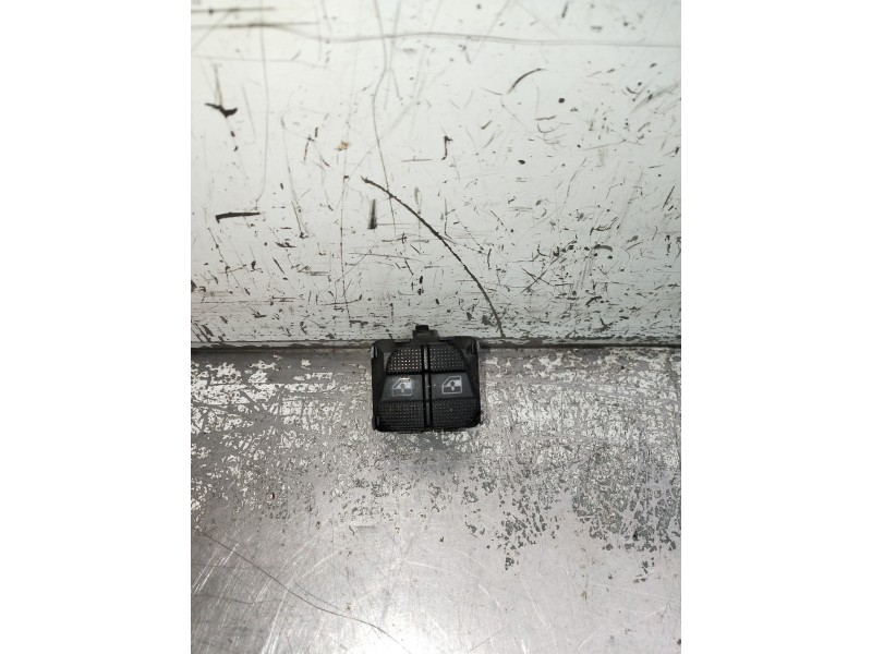 Recambio de mando elevalunas delantero izquierdo para volkswagen vento (1h2) gl referencia OEM IAM 1H0959855  