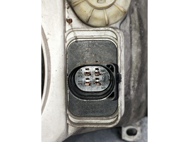 Recambio de faro izquierdo para volkswagen vento (1h2) gl referencia OEM IAM 13905300L  