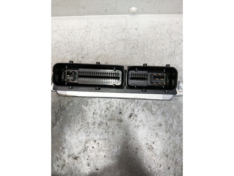 Recambio de centralita motor uce para volkswagen passat variant (3b6) v6 tdi executive referencia OEM IAM 0281010447 3B1907401B 
