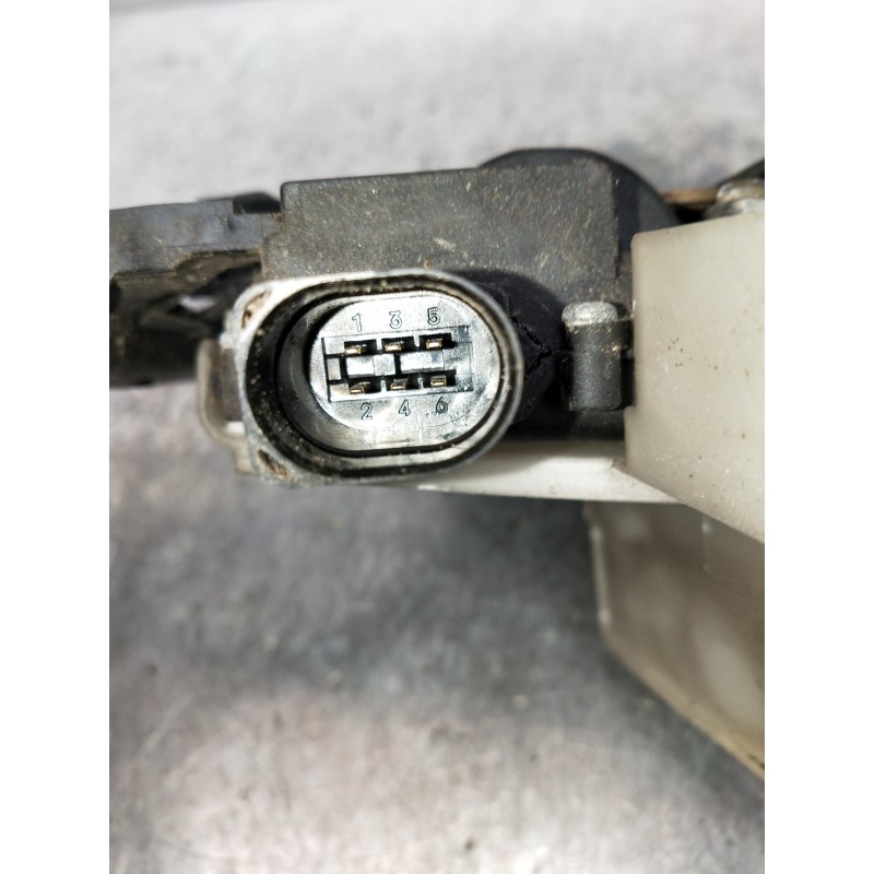 Recambio de motor cierre centralizado trasero derecho para volkswagen passat variant (3b6) v6 tdi executive referencia OEM IAM  