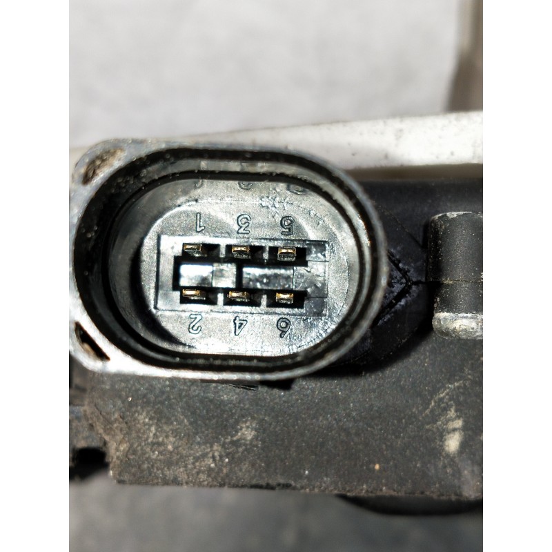 Recambio de motor cierre centralizado trasero izquierdo para volkswagen passat variant (3b6) v6 tdi executive referencia OEM IAM