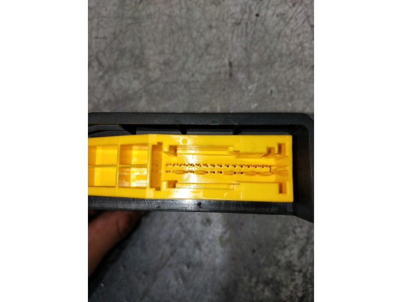 Recambio de centralita airbag para dacia logan prestige referencia OEM IAM 8200769222 2840096302300 