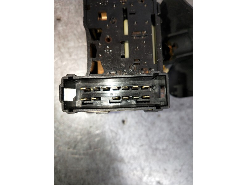 Recambio de mando limpia para dacia logan prestige referencia OEM IAM 8200792587  