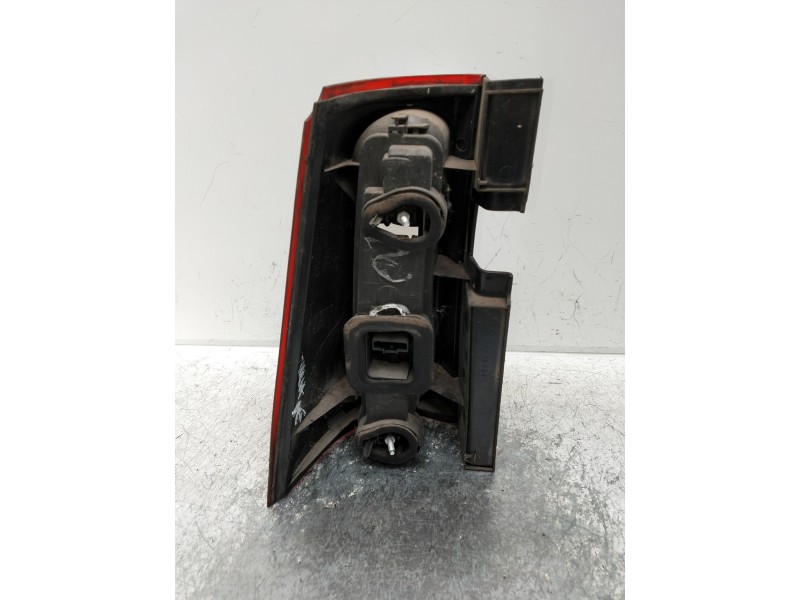 Recambio de piloto trasero derecho para dacia logan prestige referencia OEM IAM   5P