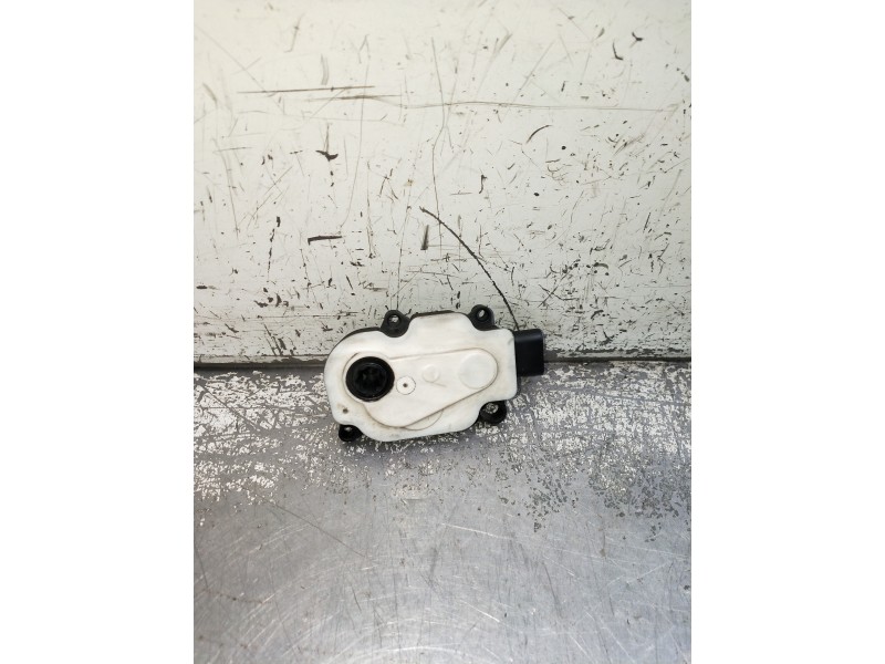 Recambio de motor apertura trampillas climatizador para ford kuga (cbs) titanium referencia OEM IAM 6466R420  