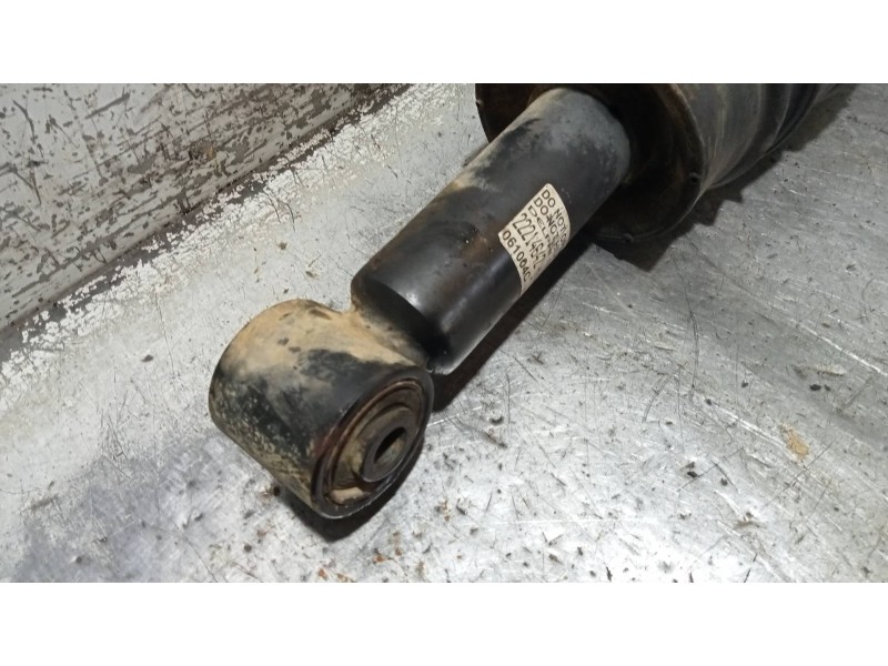 Recambio de amortiguador trasero derecho para land rover discovery v6 td s referencia OEM IAM   