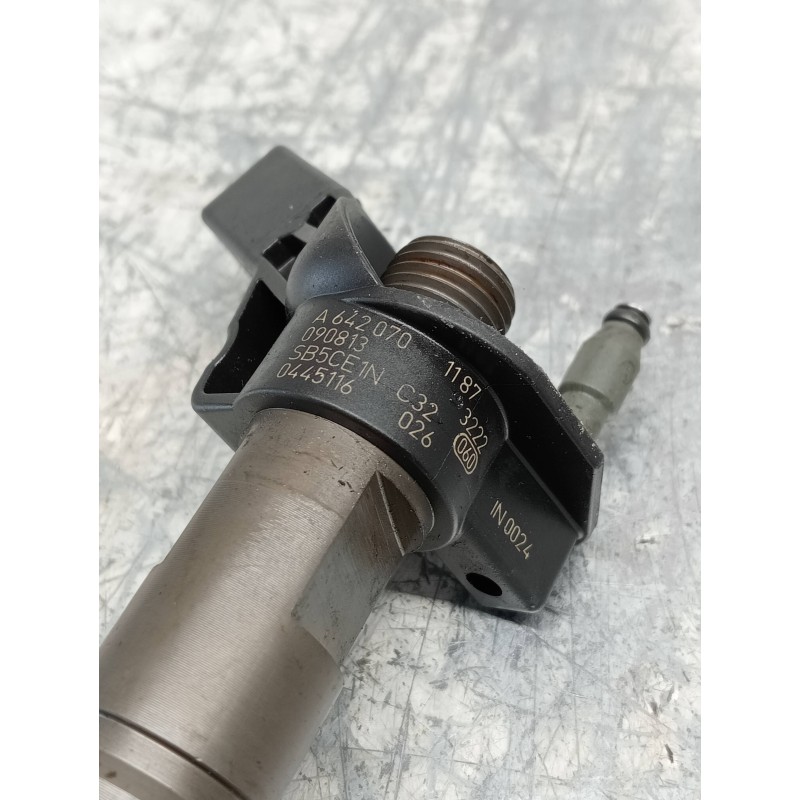 Recambio de inyector para mercedes clase clk (w207) coupe 350 cdi be prime edition (207.322) referencia OEM IAM 0445116026 A6420