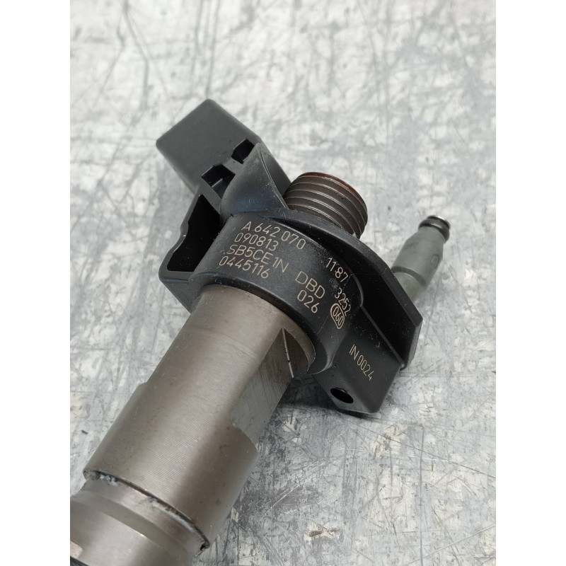 Recambio de inyector para mercedes clase clk (w207) coupe 350 cdi be prime edition (207.322) referencia OEM IAM 0445116026 A6420