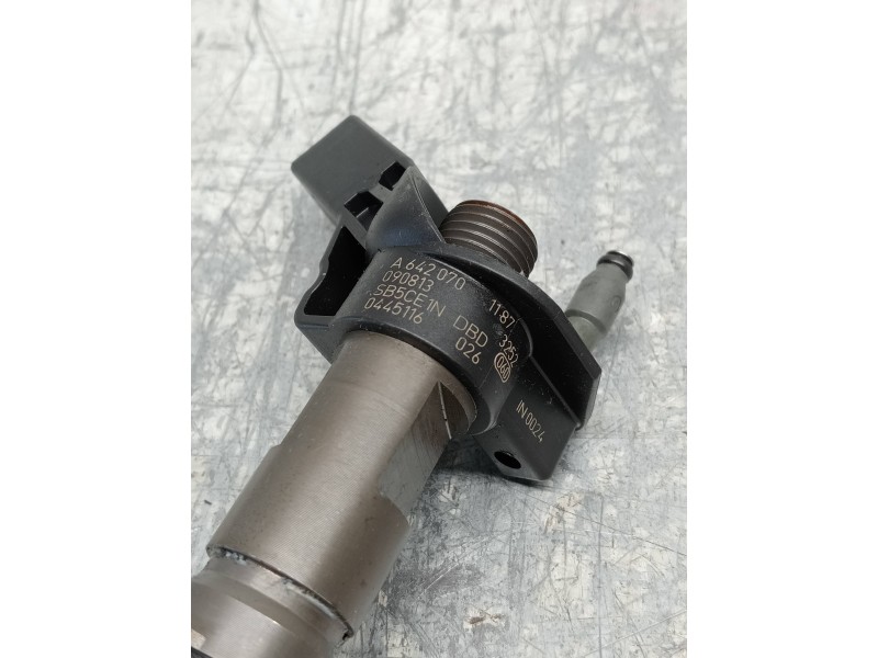 Recambio de inyector para mercedes clase clk (w207) coupe 350 cdi be prime edition (207.322) referencia OEM IAM 0445116026 A6420