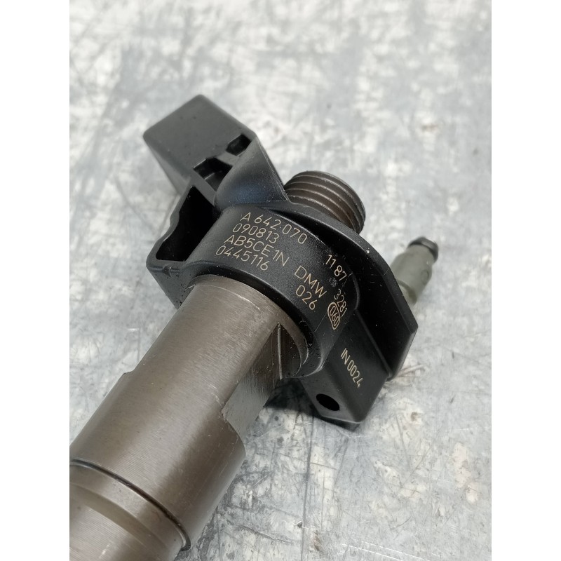 Recambio de inyector para mercedes clase clk (w207) coupe 350 cdi be prime edition (207.322) referencia OEM IAM 0445116026 A6420