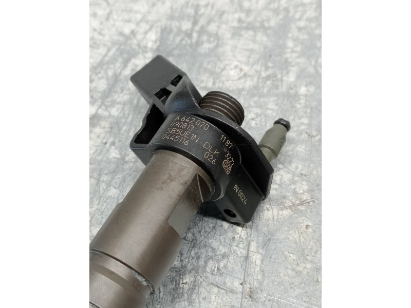 Recambio de inyector para mercedes clase clk (w207) coupe 350 cdi be prime edition (207.322) referencia OEM IAM 0445116026 A6420