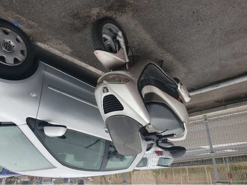 peugeot elyseo del año 1999