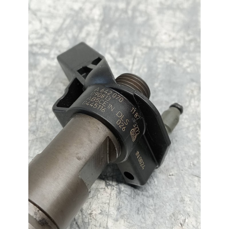 Recambio de inyector para mercedes clase clk (w207) coupe 350 cdi be prime edition (207.322) referencia OEM IAM 0445116026 A6420
