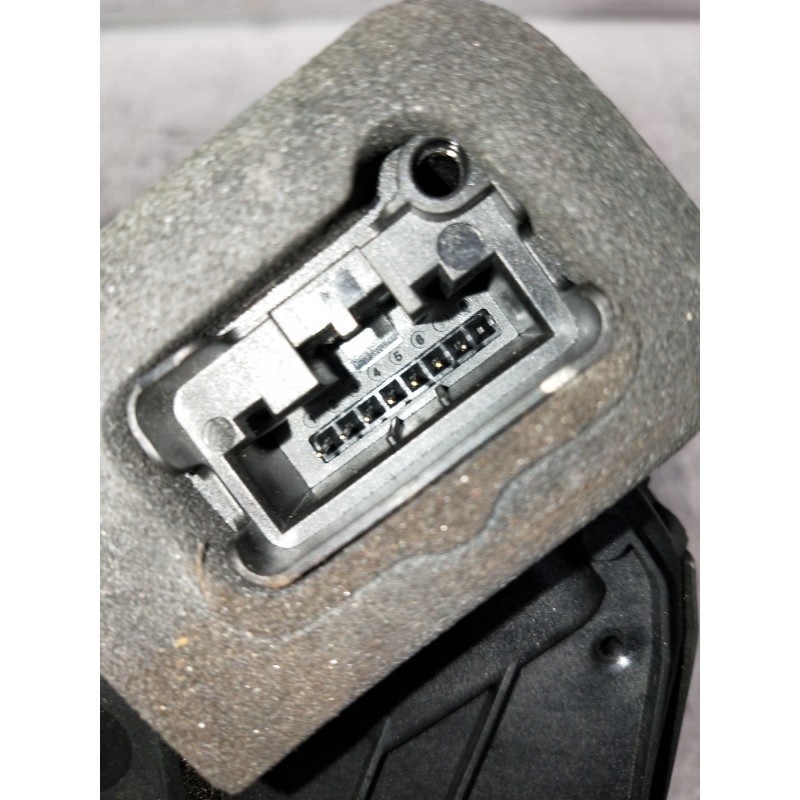 Recambio de motor cierre centralizado delantero izquierdo para seat ateca (kh7) style go referencia OEM IAM B6C5TB837016C  5P