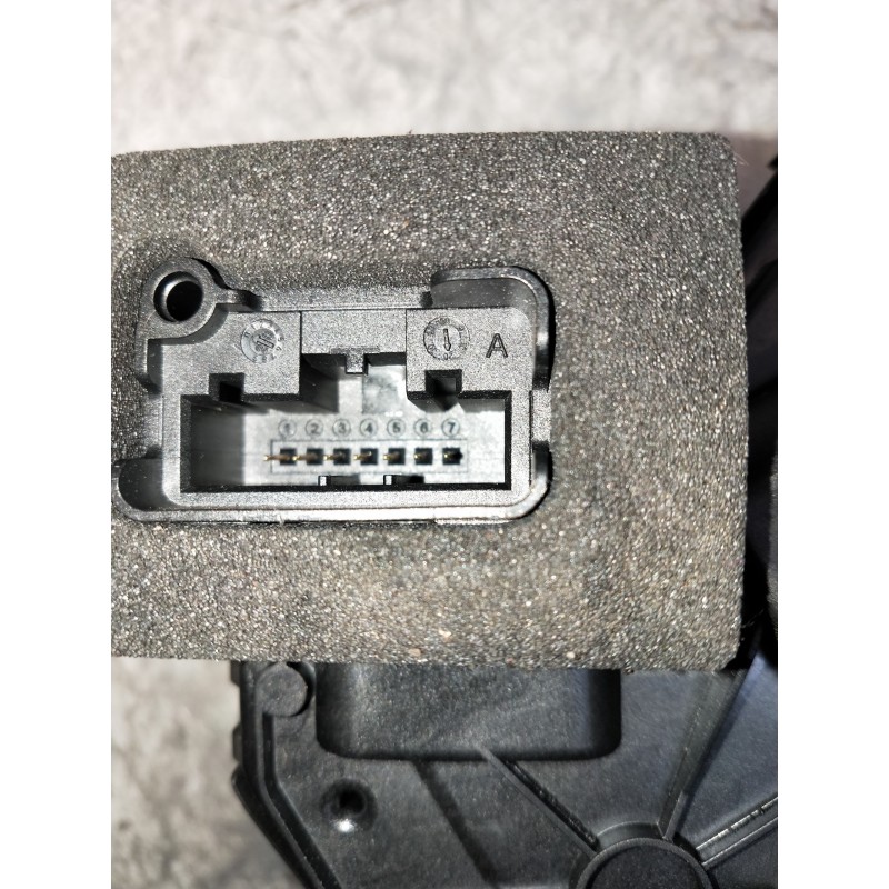 Recambio de motor cierre centralizado porton para seat ateca (kh7) style go referencia OEM IAM B5C5TB837015C  5P