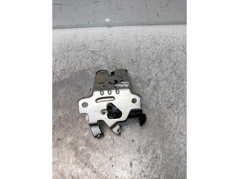Recambio de motor cierre centralizado porton para seat ateca (kh7) style go referencia OEM IAM 5F082750509S  5P