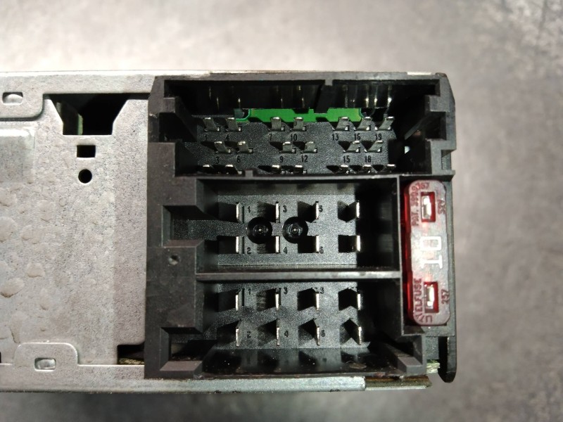 Recambio de sistema audio / radio cd para peugeot 206 berlina xr referencia OEM IAM 964152308002  