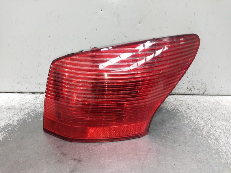 Recambio de piloto trasero derecho para peugeot 407 sw premium referencia OEM IAM  VER FOTOS ROTO