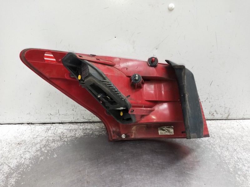 Recambio de piloto trasero derecho para peugeot 407 sw premium referencia OEM IAM  VER FOTOS ROTO