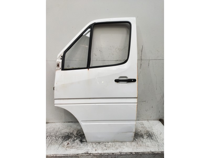 Recambio de puerta delantera izquierda para mercedes sprinter (w901,w904) caja cerr. referencia OEM IAM   VER FOTOS