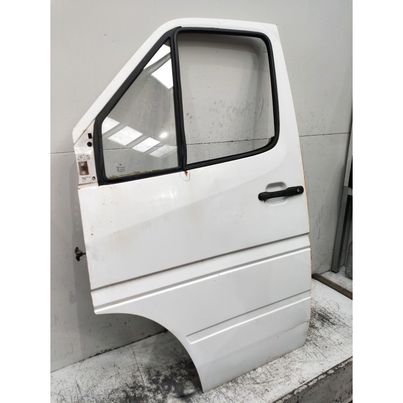 Recambio de puerta delantera izquierda para mercedes sprinter (w901,w904) caja cerr. referencia OEM IAM   VER FOTOS