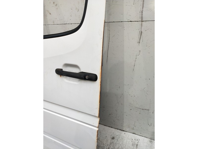 Recambio de puerta delantera izquierda para mercedes sprinter (w901,w904) caja cerr. referencia OEM IAM   VER FOTOS