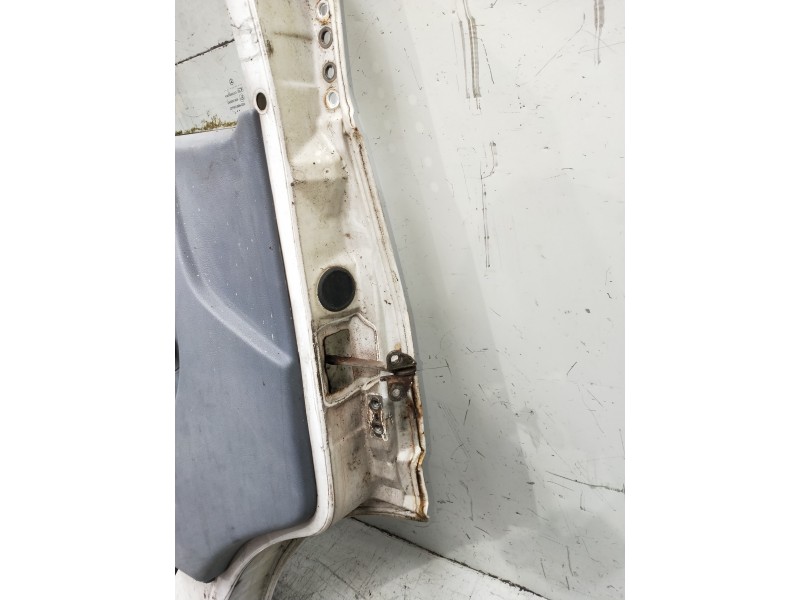 Recambio de puerta delantera izquierda para mercedes sprinter (w901,w904) caja cerr. referencia OEM IAM   VER FOTOS