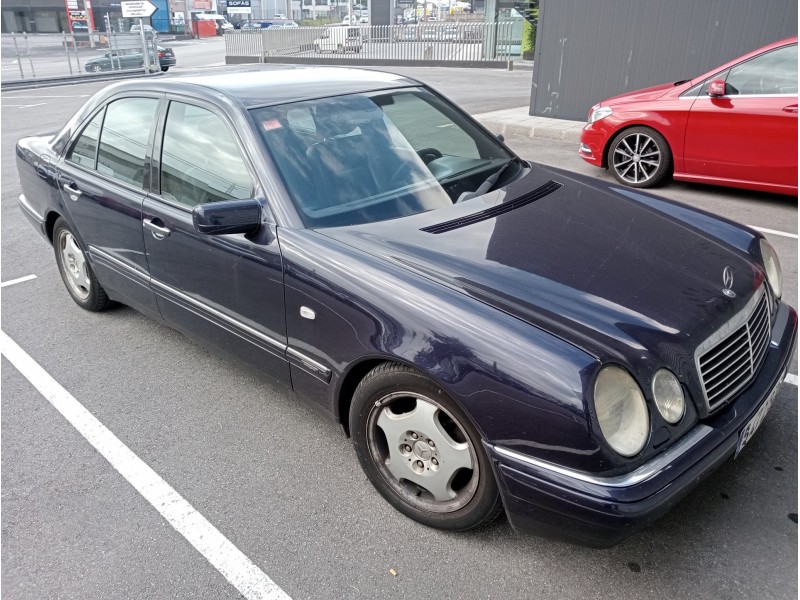 mercedes clase e (w210) berlina del año 2000