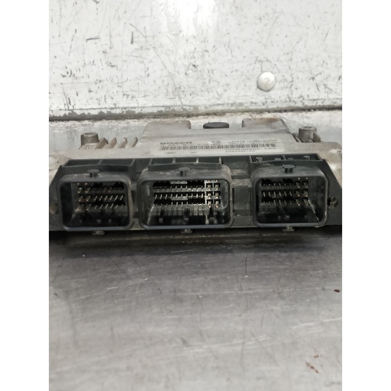 Recambio de centralita motor uce para renault trafic caja cerrada (ab 4.01) 1.9 diesel referencia OEM IAM 0281011530  