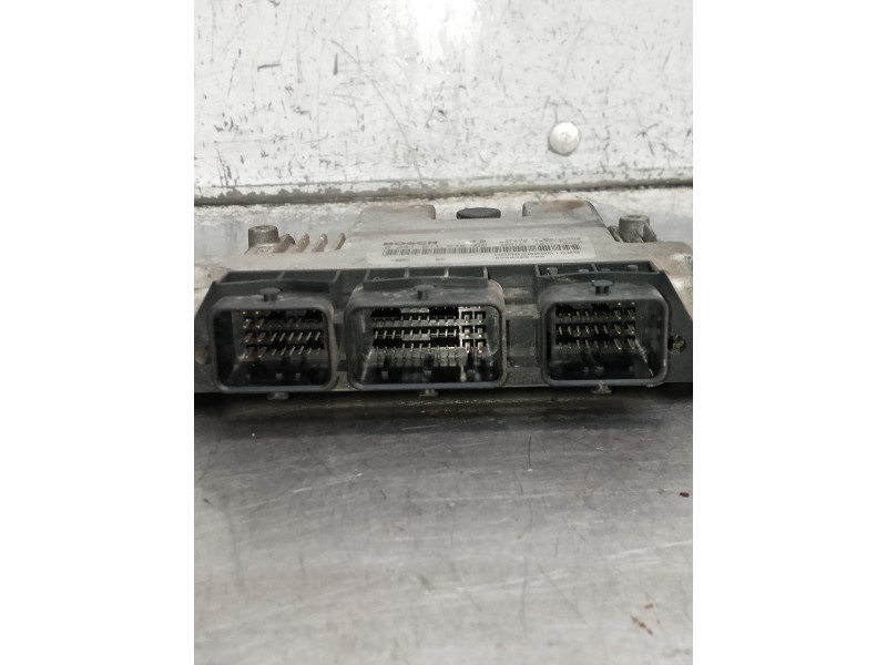 Recambio de centralita motor uce para renault trafic caja cerrada (ab 4.01) 1.9 diesel referencia OEM IAM 0281011530  