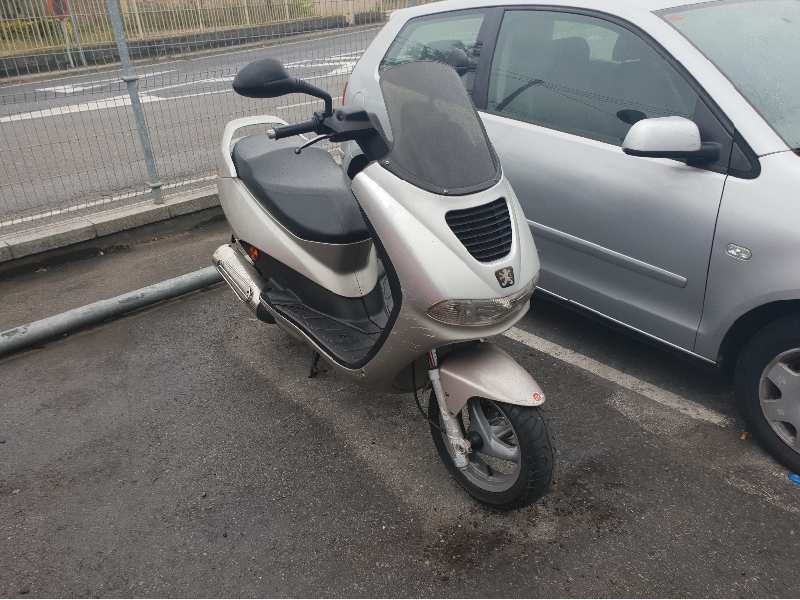 peugeot elyseo del año 1999