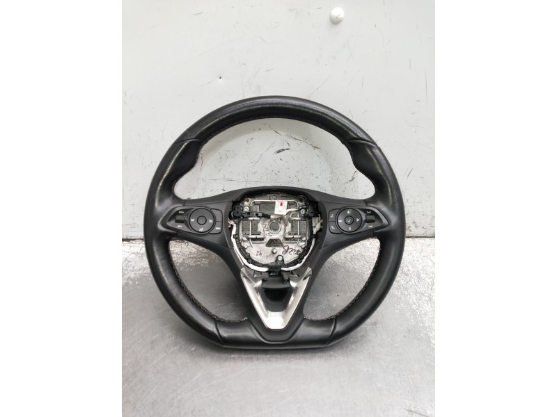 Recambio de volante para opel corsa f gs line referencia OEM IAM 647390500A  