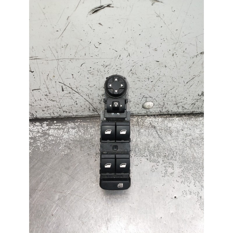 Recambio de mando elevalunas delantero izquierdo para opel corsa f gs line referencia OEM IAM 1002555116  