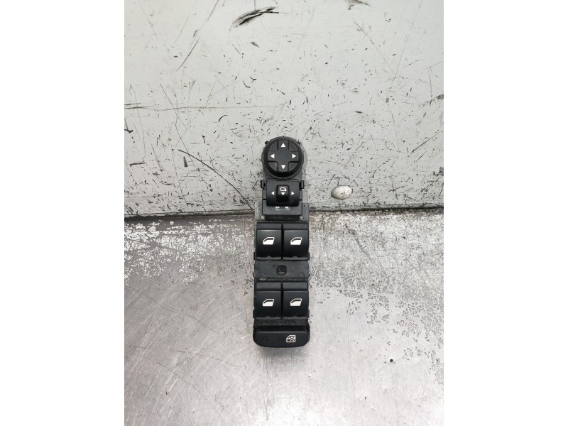 Recambio de mando elevalunas delantero izquierdo para opel corsa f gs line referencia OEM IAM 1002555116  