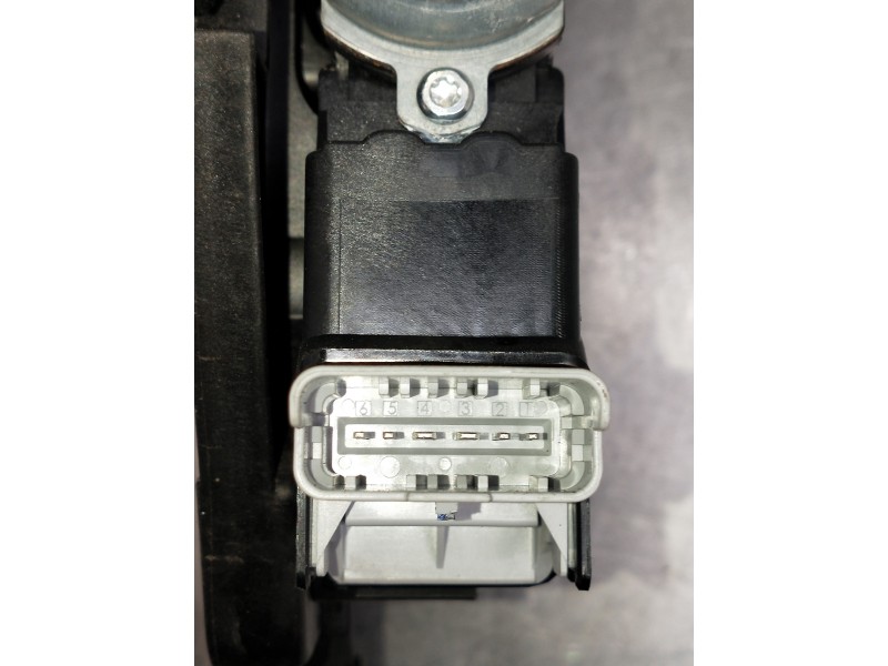 Recambio de motor elevalunas delantero izquierdo para opel corsa f gs line referencia OEM IAM 982904368000  