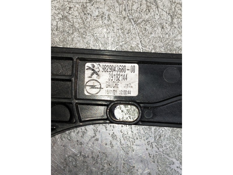 Recambio de motor elevalunas delantero izquierdo para opel corsa f gs line referencia OEM IAM 982904368000  