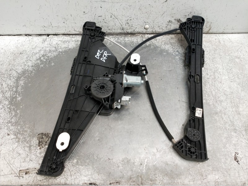 Recambio de motor elevalunas delantero derecho para opel corsa f gs line referencia OEM IAM 982904338000  