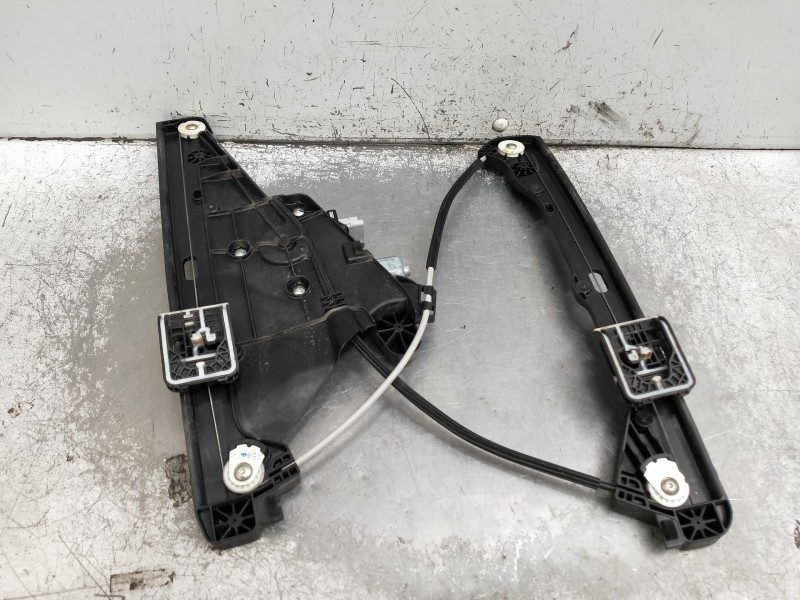 Recambio de motor elevalunas delantero derecho para opel corsa f gs line referencia OEM IAM 982904338000  