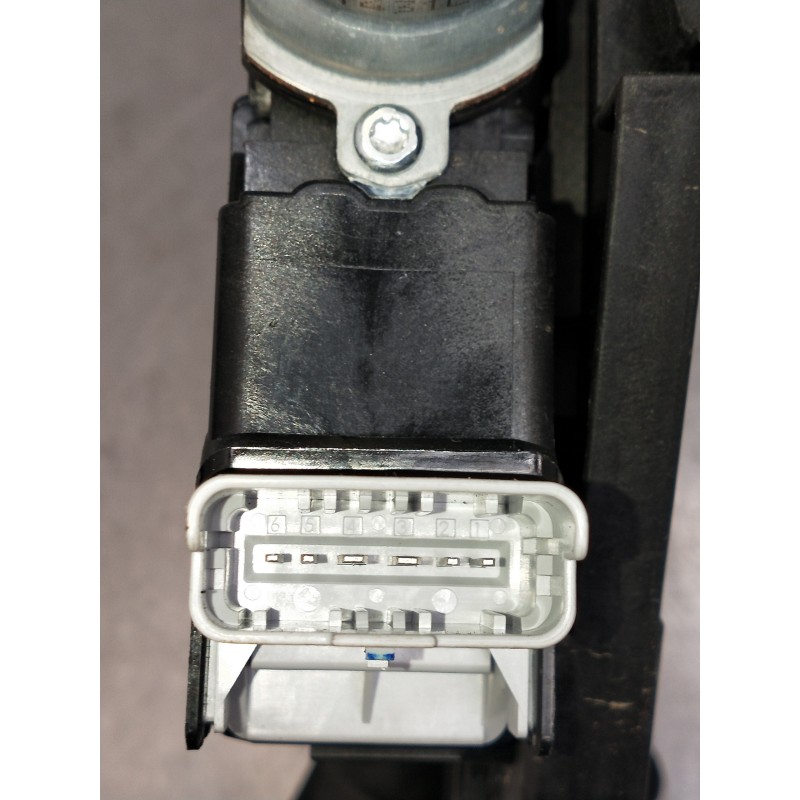 Recambio de motor elevalunas delantero derecho para opel corsa f gs line referencia OEM IAM 982904338000  