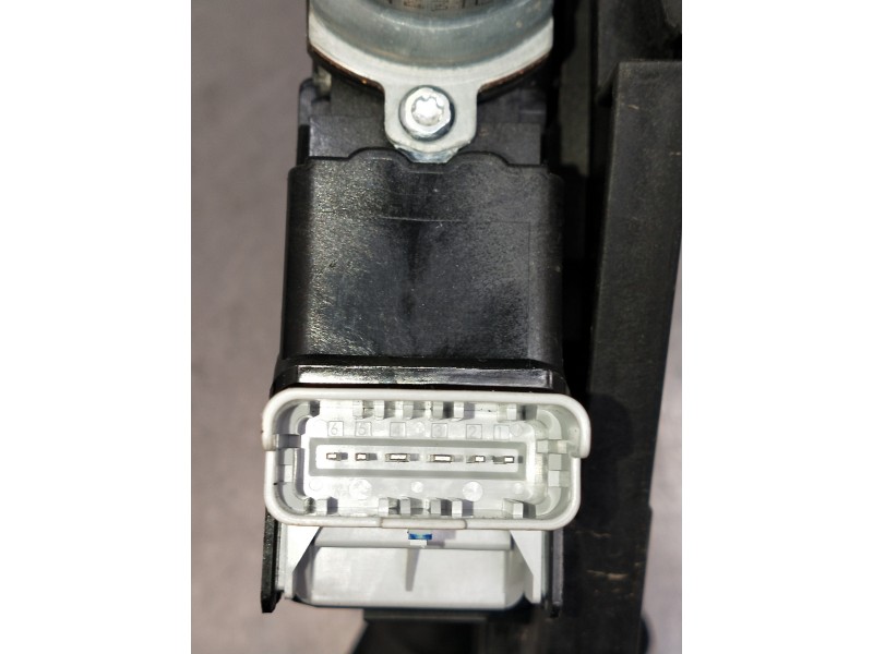 Recambio de motor elevalunas delantero derecho para opel corsa f gs line referencia OEM IAM 982904338000  