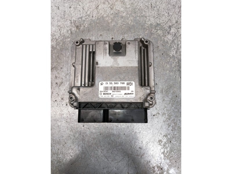 Recambio de centralita motor uce para chevrolet aveo berlina hatchback lt referencia OEM IAM 0281018383 55583708 