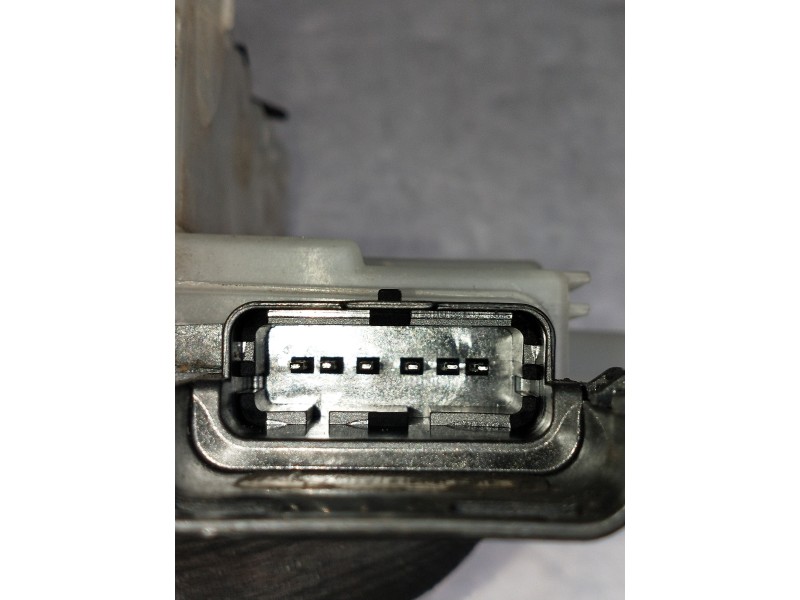 Recambio de motor cierre centralizado delantero derecho para opel corsa f gs line referencia OEM IAM 292847 5P 