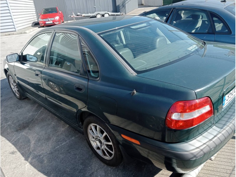 volvo s40 berlina del año 2001