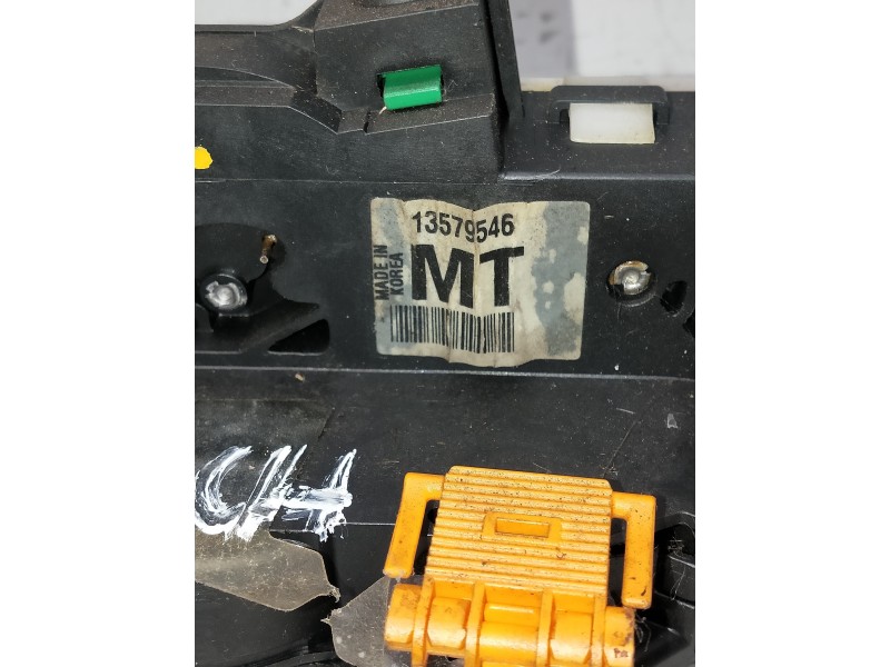 Recambio de motor cierre centralizado trasero derecho para chevrolet aveo berlina hatchback lt referencia OEM IAM 13579546  5P