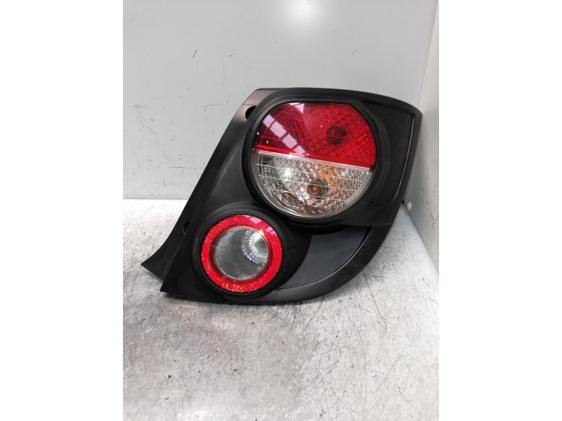 Recambio de piloto trasero derecho para chevrolet aveo berlina hatchback lt referencia OEM IAM   