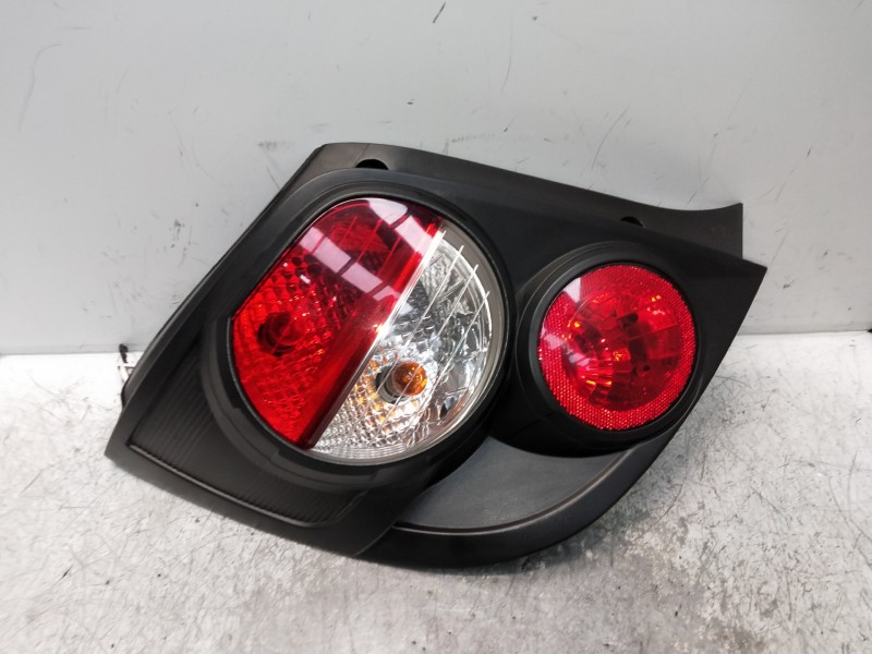 Recambio de piloto trasero izquierdo para chevrolet aveo berlina hatchback lt referencia OEM IAM   